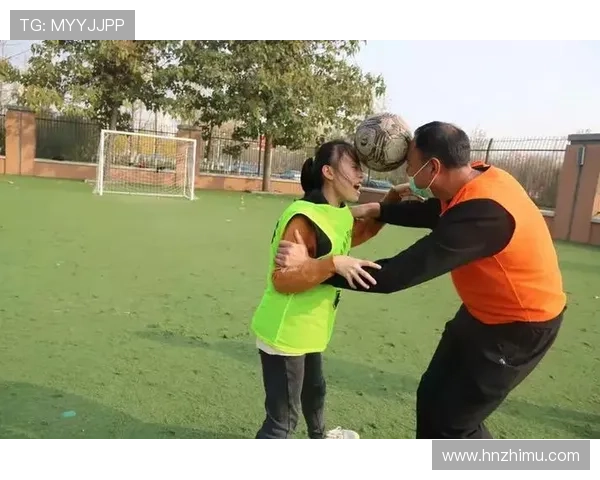 带儿子一起追梦的足球明星们在绿茵场上的亲子时光